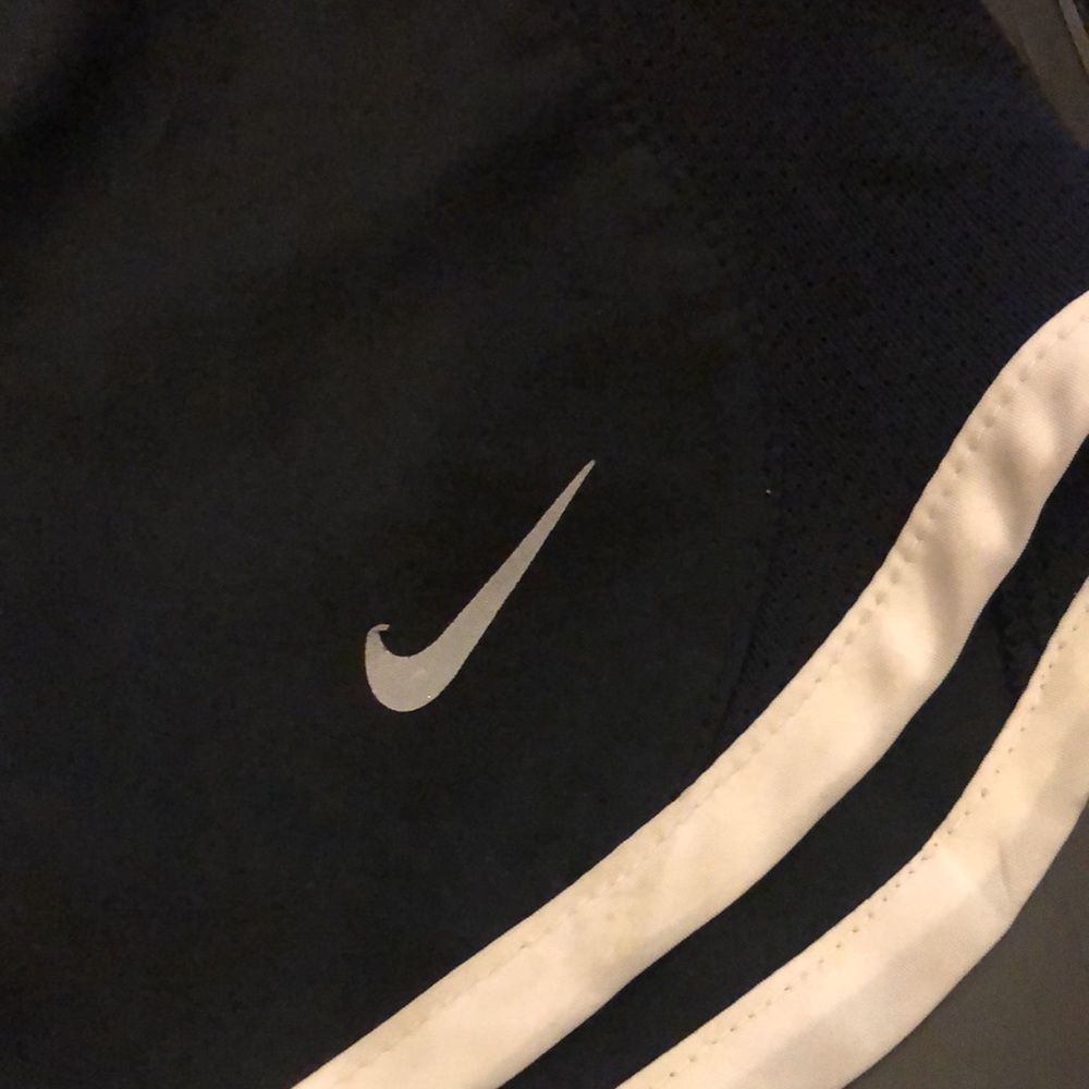 Nike Girl’s Running Shorts Sz M - Picture 2 of 8